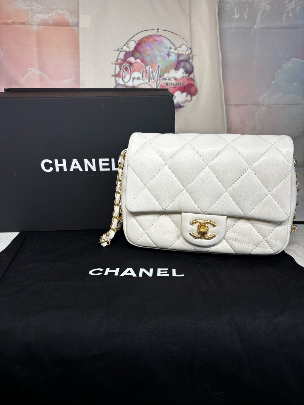 CHANEL White Quilted Lambskin Shoulder Bag with Gold Hardware